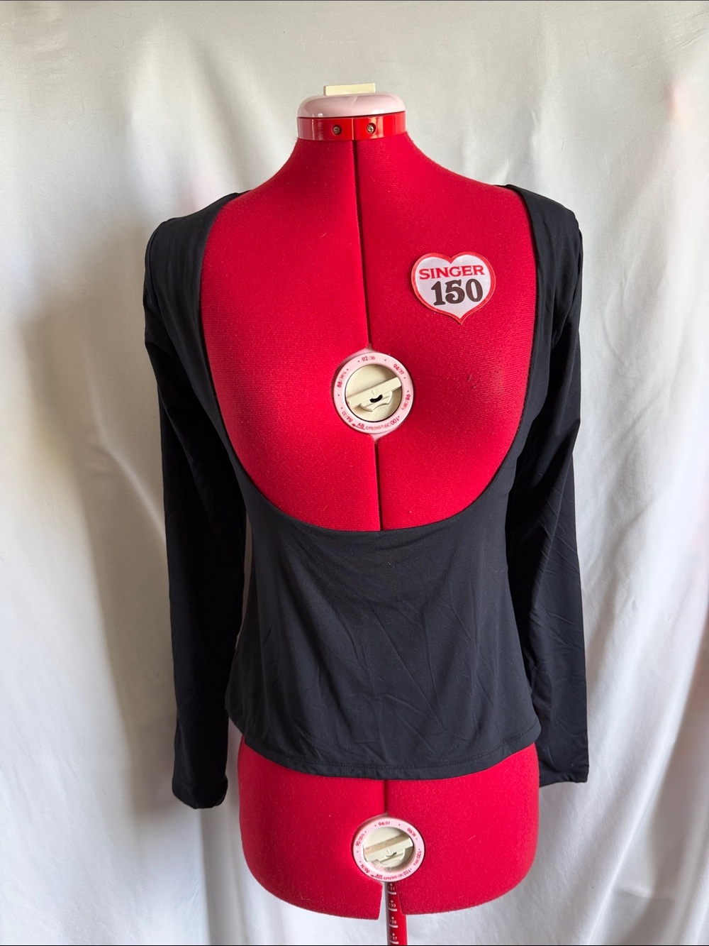 Black Scoop-Neck Long Sleeve Top - Women's